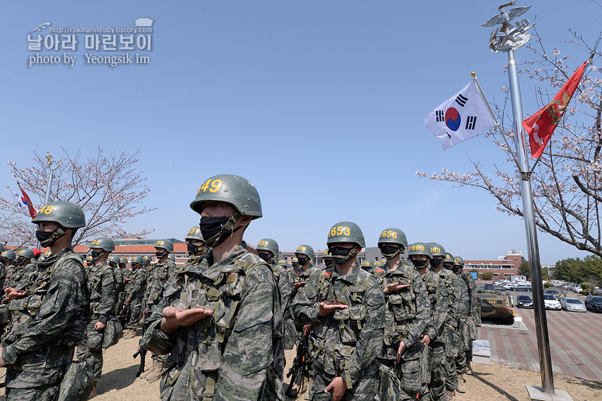 신병 1267기 1교육대 빨간명찰수여식_1076.jpg