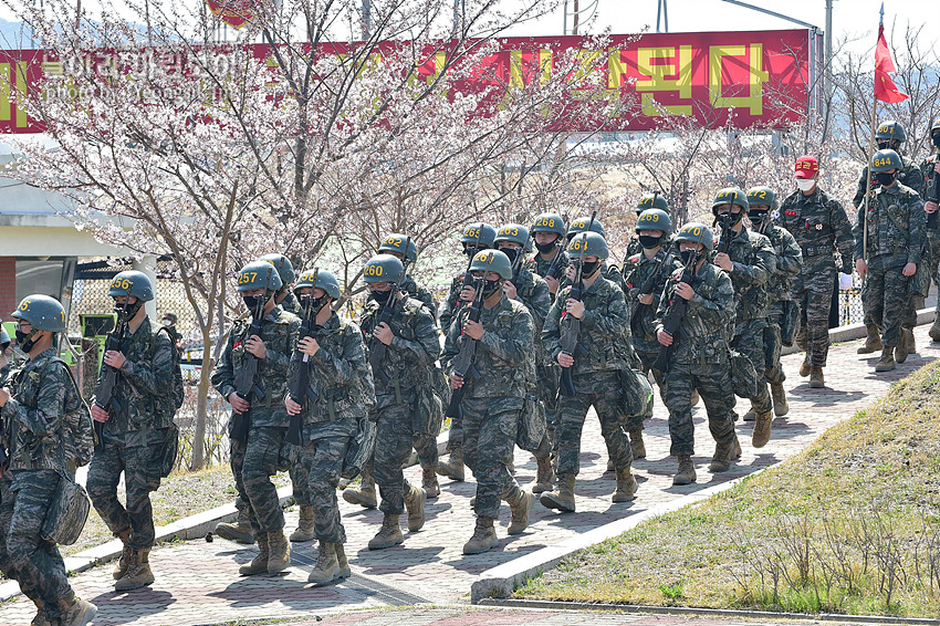 신병 1267기 1교육대 빨간명찰수여식_8704.jpg