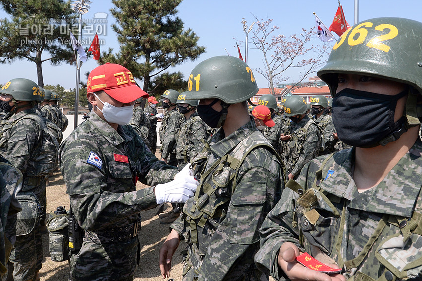 신병 1267기 2교육대 빨간명찰수여식_0977.jpg