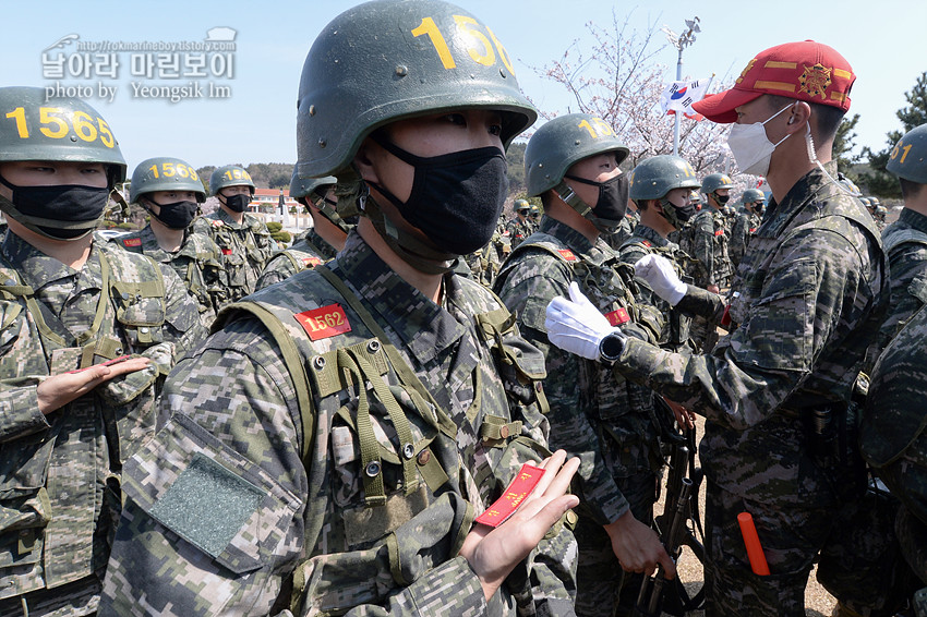 신병 1267기 1교육대 빨간명찰수여식_1104.jpg