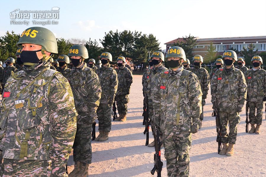 신병 1275기 빨간명찰수여식_0447.jpg