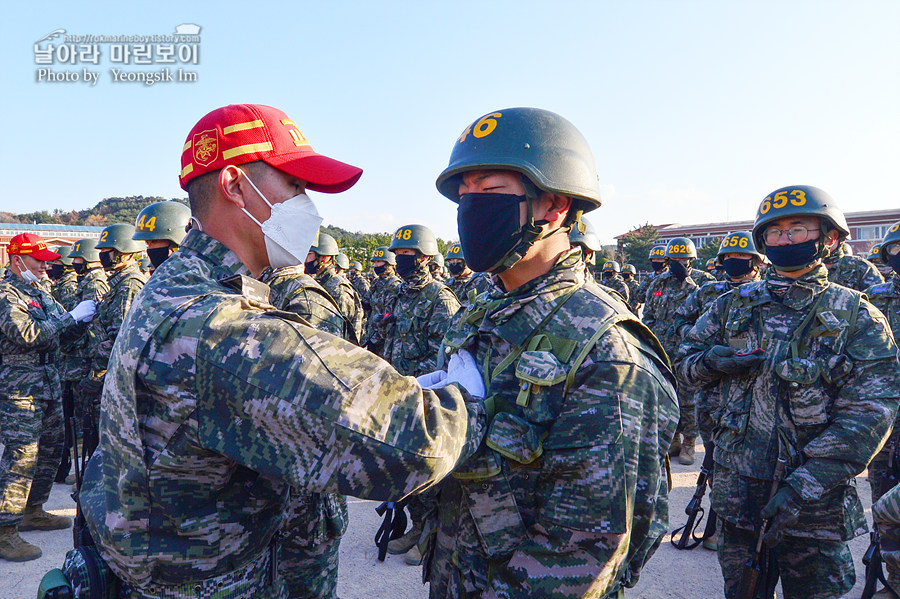 신병 1275기 빨간명찰수여식_0415.jpg