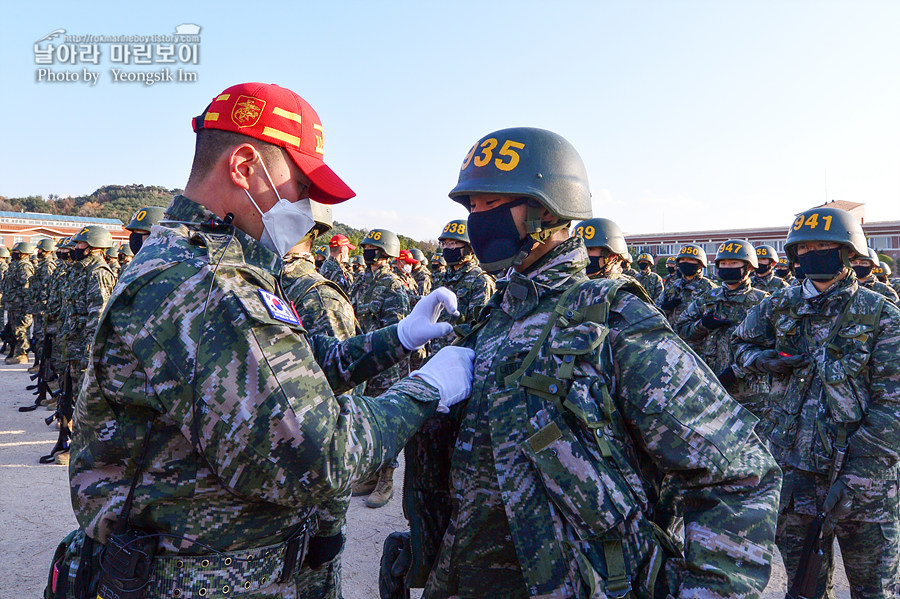 신병 1275기 빨간명찰수여식_0425.jpg