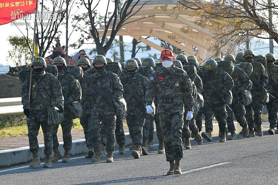 신병 1275기 빨간명찰수여식_0300_10.jpg