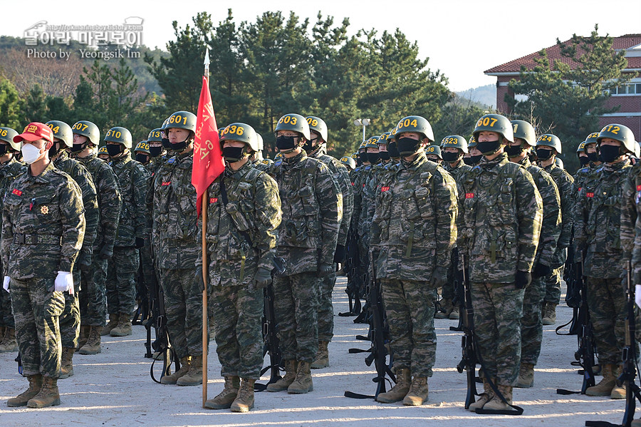 신병 1275기 빨간명찰수여식_3842.jpg