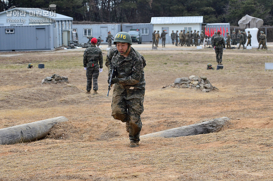신병1301기_극기주_각개전투_2276.jpg