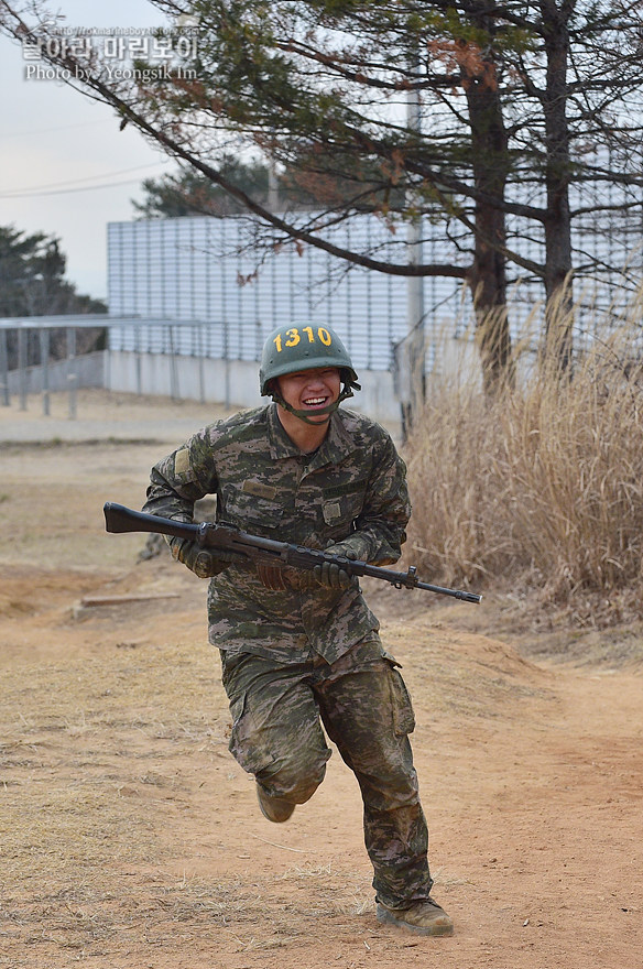 신병1301기_극기주_각개전투_2275.jpg