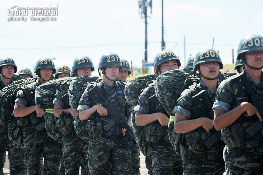 신병1297기_빨간명찰수여식_6380.jpg