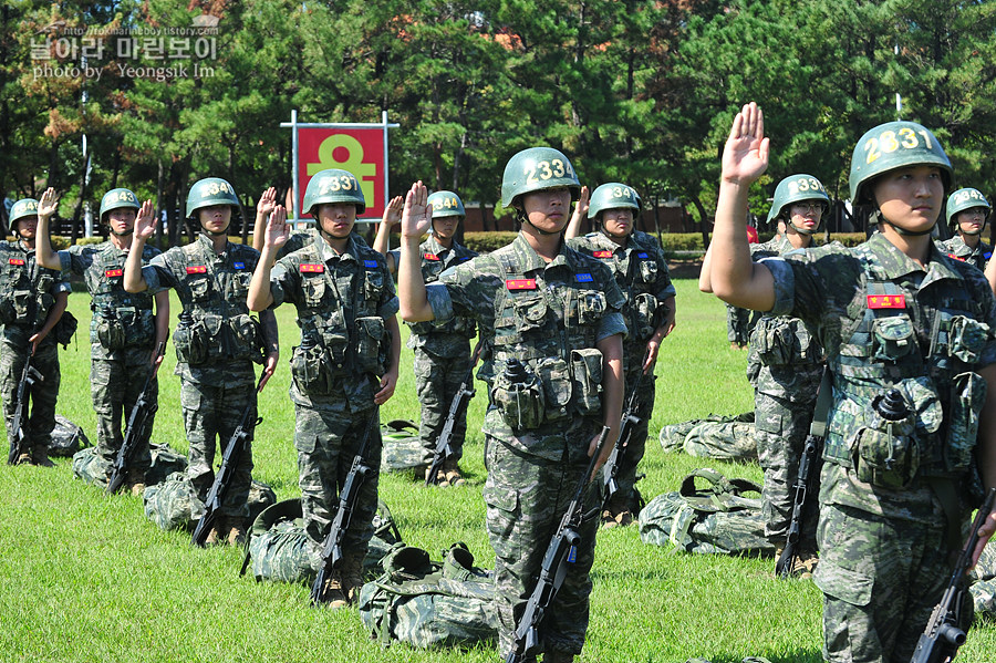 신병1297기_빨간명찰수여식_6532.jpg