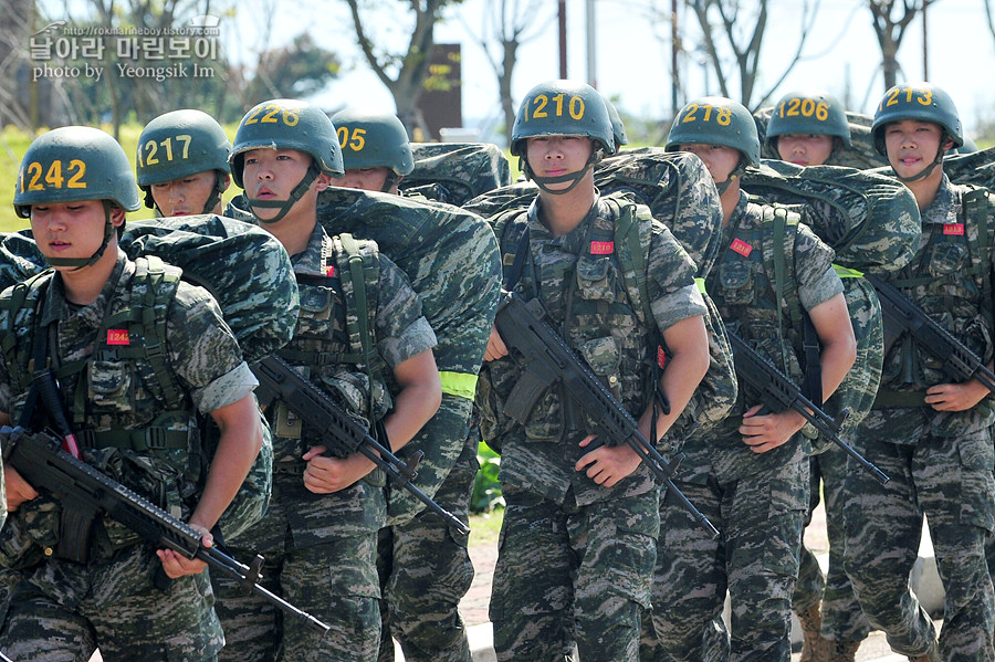 신병1297기_빨간명찰수여식_6365.jpg