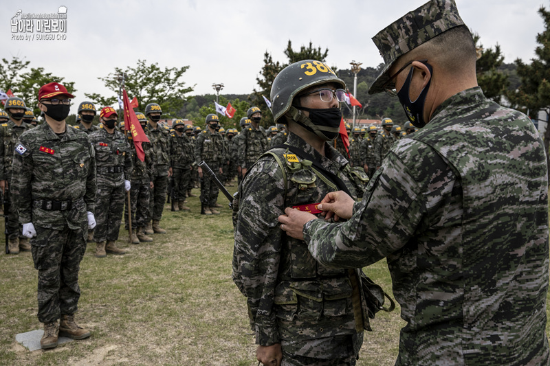 해병대 신병 1268기 3,5교육대 극기주 - 빨간명찰수여식 1.jpg