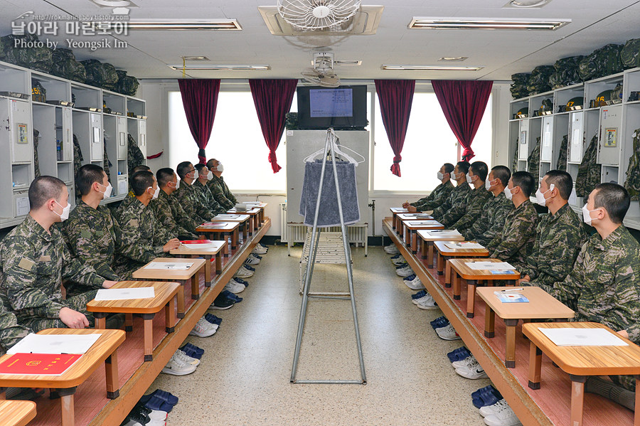 신병 1275기 2교육대 1주차 생활반_6758.jpg