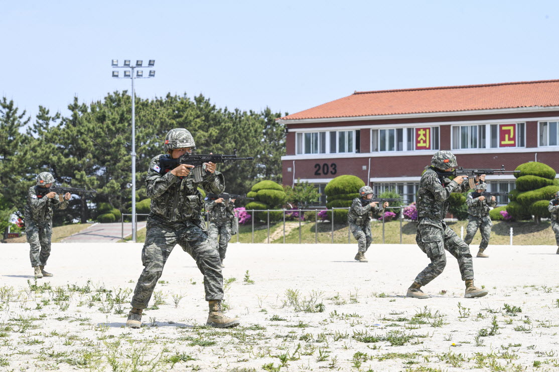 해병대 사관후보생 132기 교육사열 4.jpg