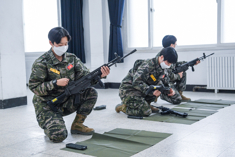 해병대 부사관후보생 405기 교관화 평가 11.jpg