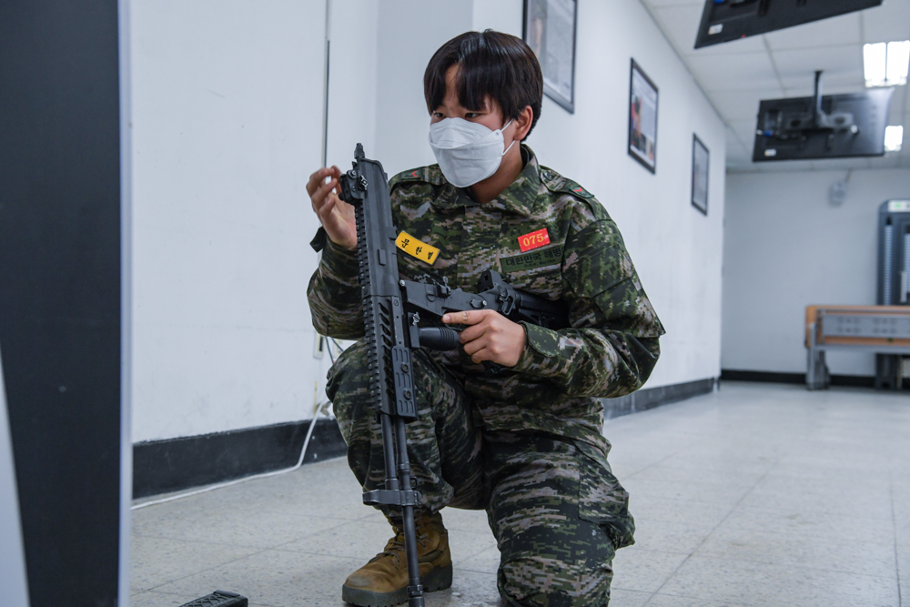 해병대 부사관후보생 405기 교관화 평가 10.jpg