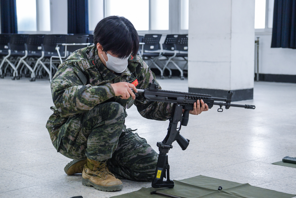 해병대 부사관후보생 405기 교관화 평가 9.jpg