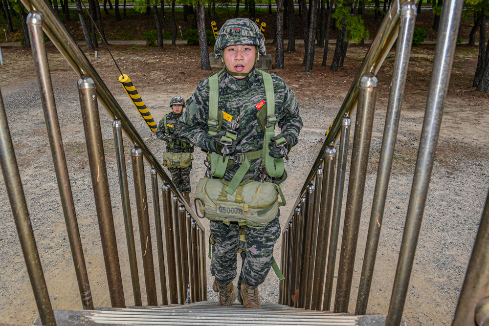 해병대 부사관후보생 403기 공중돌격훈련 11.jpg