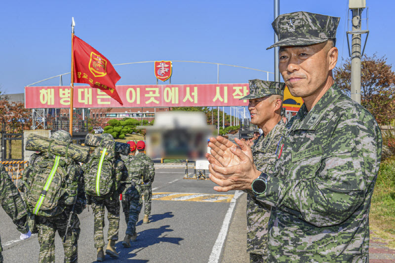 사관후보생 135기 빨간명찰수여식 3.jpeg