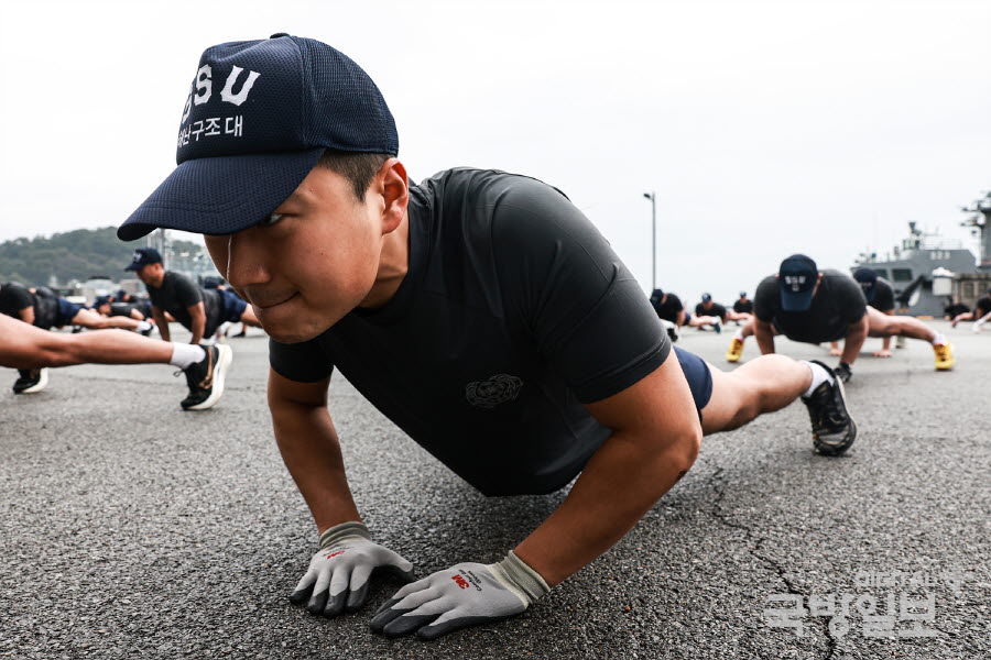 해군 특수전전단 해난구조전대 SSU 혹한기훈련  6.jpg