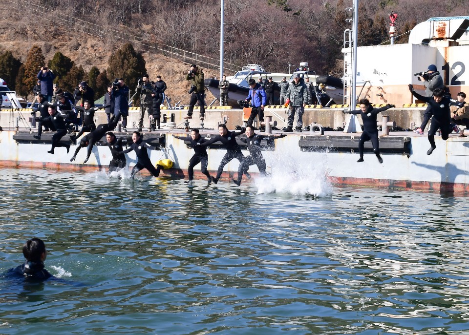 해군 심해잠수사 SSU 혹한기훈련 6.jpg