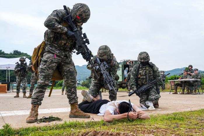 해병대6여단, 방첩부대와 시범식 교육.jpg