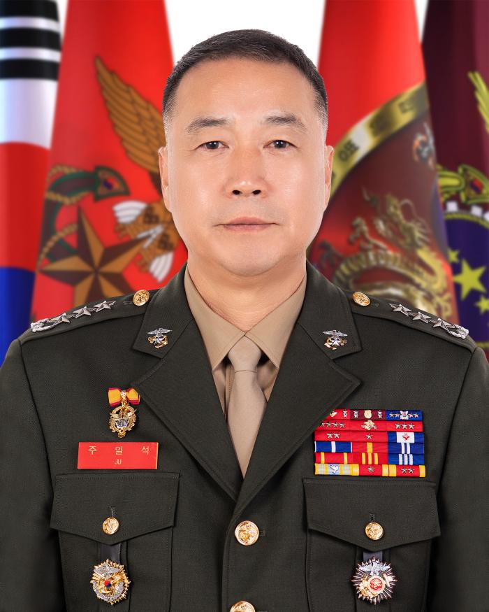 주일석사령관.jpg