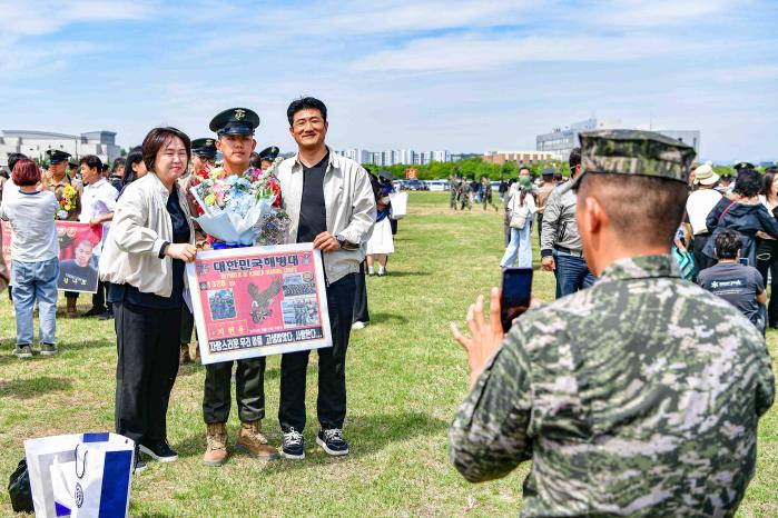 해병대교육훈련단, 신병 1328기 수료식 거행1.jpg