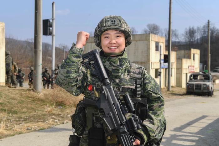 한미 해병대연합훈련 참가 위해 자발적으로 전역 연기한 장병들1.jpg