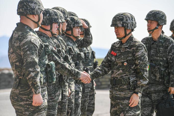 주일석 해병대사령관, 6여단 방문.jpg
