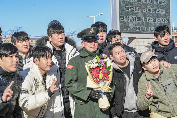 해병대 교육훈련단 신병 1323기 수료식.jpg