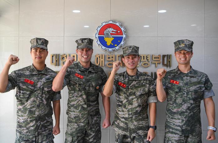 해병대 연평부대원들, 파도에 휩쓸린 시민 구조.jpg