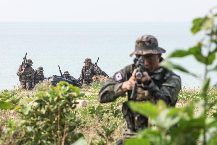 [2023 코브라골드 연합훈련] 해상돌격 주도했다 무적해병 보여줬다 1.jpg