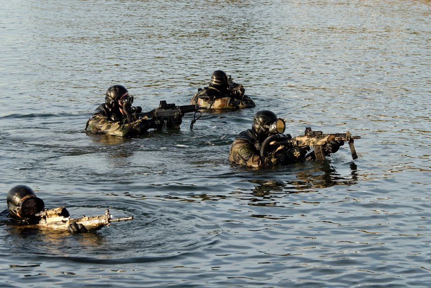 commandohubertecumeternuj9.jpg