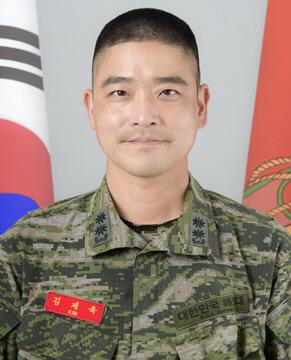 김제욱 중령.jpg