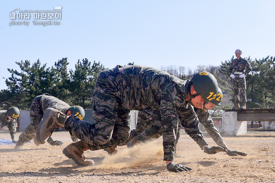 신병1315기_1교육대_장애물1_3044.jpg