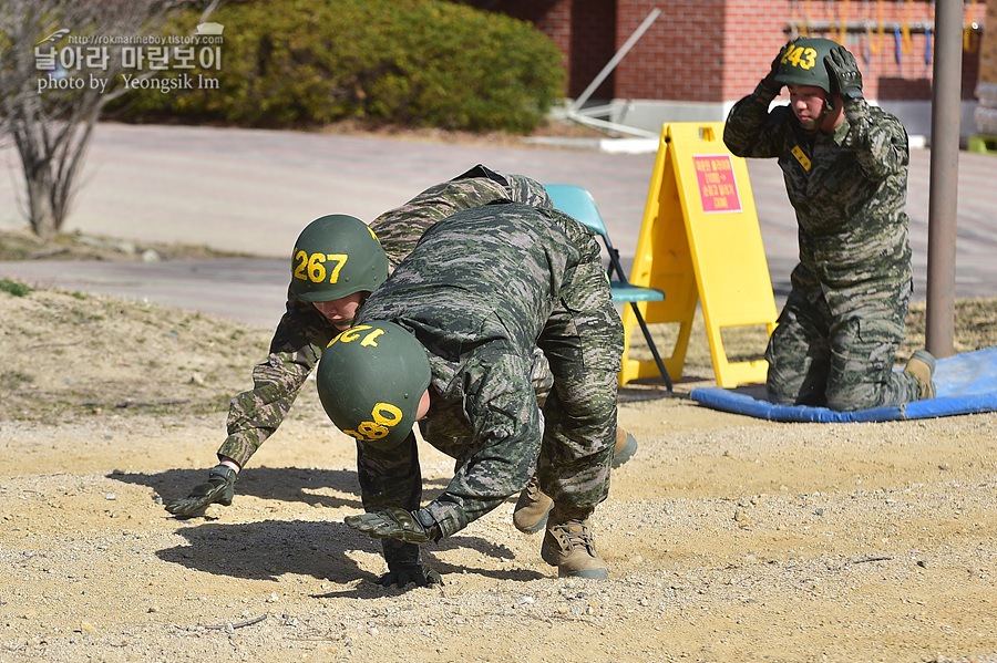 신병1315기_1교육대_장애물1_7400.jpg