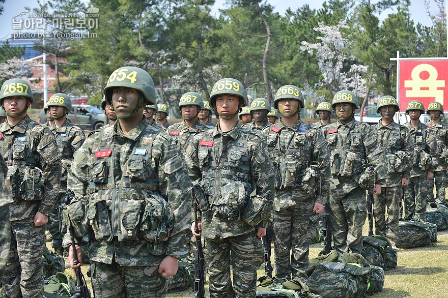신병1315기_빨간명찰수여식_1100.jpg