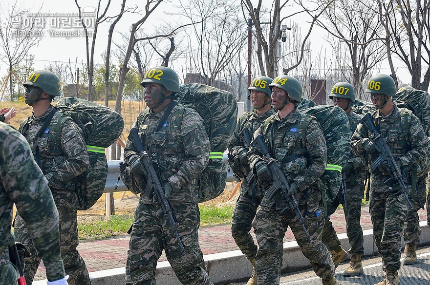 신병1315기_빨간명찰수여식_0925.jpg