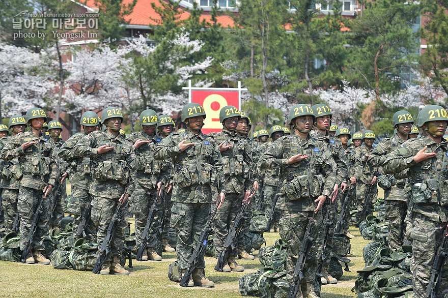 신병1315기_빨간명찰수여식_1065.jpg