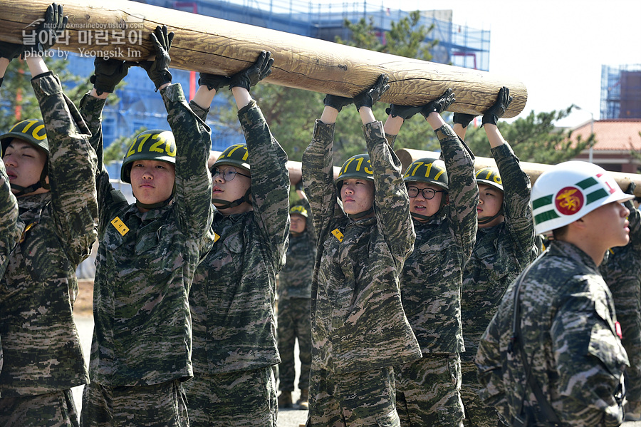 신병1315기_2교육대_장애물2_7479.jpg