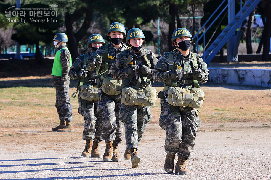 신병1287기2교육대5주차_공중돌격_2015.jpg