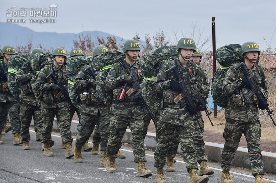 신병1301기_빨간명찰수여식_2513.jpg