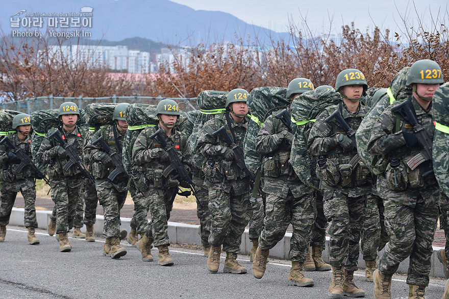 신병1301기_빨간명찰수여식_2485.jpg