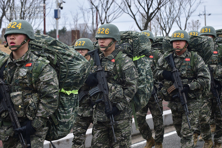 신병1301기_빨간명찰수여식_2555.jpg