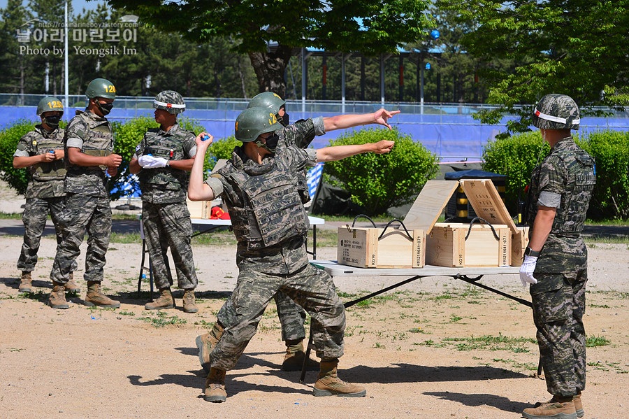 신병1293기1교육대5주차훈련_수류탄_1397.jpg