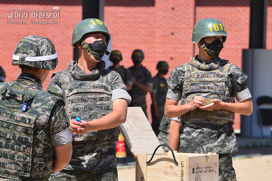 신병1293기1교육대5주차훈련_수류탄_1501.jpg