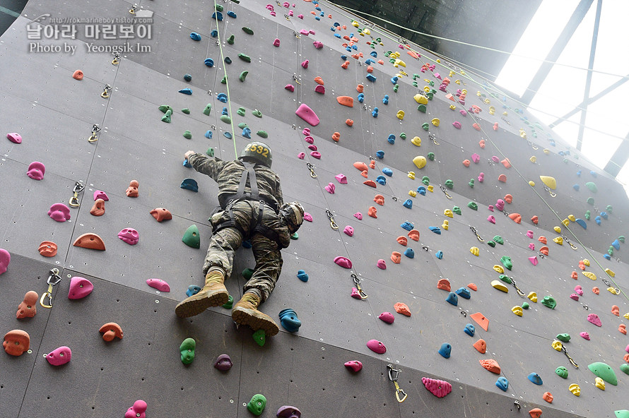 신병1291기2교육대극기주_유격기초_4820.jpg