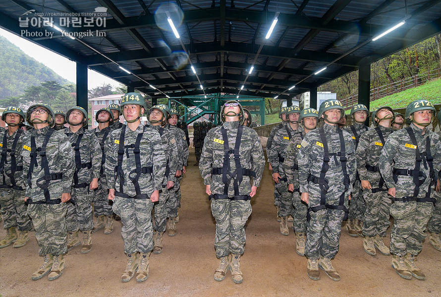 신병1291기2교육대극기주_유격기초_4309.jpg