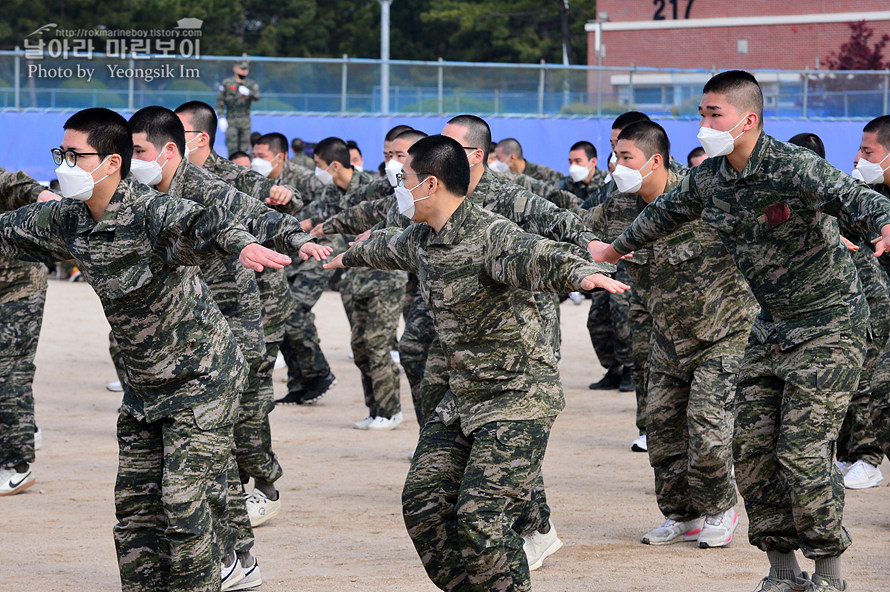 신병1293기1교육대1주차_제식훈련_6423.jpg