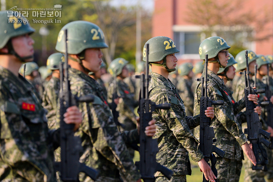 신병1291기빨간명찰수여식_5662.jpg